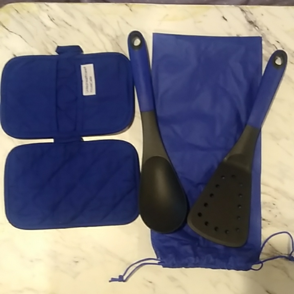 Blue oven mitts pot holders & utensils in a draw string bag